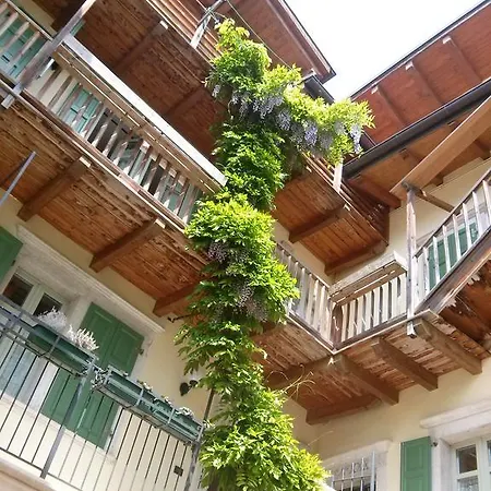 Monica Bed & Breakfast