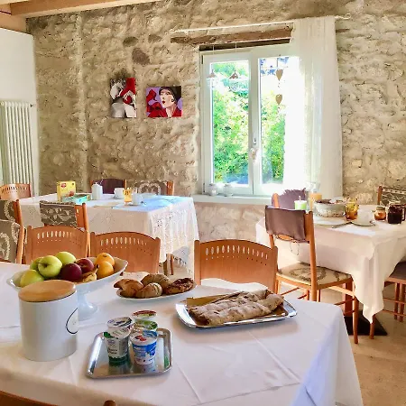 Monica Bed & Breakfast
